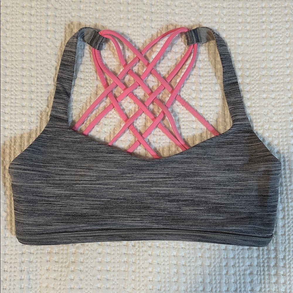 Lululemon free to be wild sports bra size 6